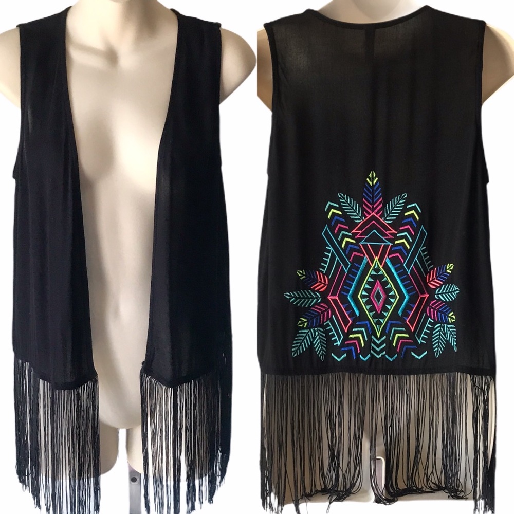 Xhilaration Embroidered Vest with Fringe Bottom - Picture 1 of 6